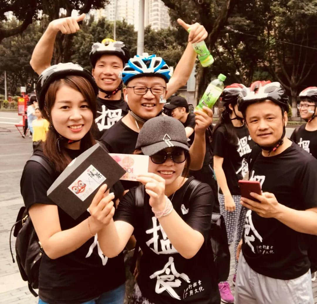 “揾食”艰难?贫穷使他们更强大! “揾食”艰难?贫穷使他们更强大!