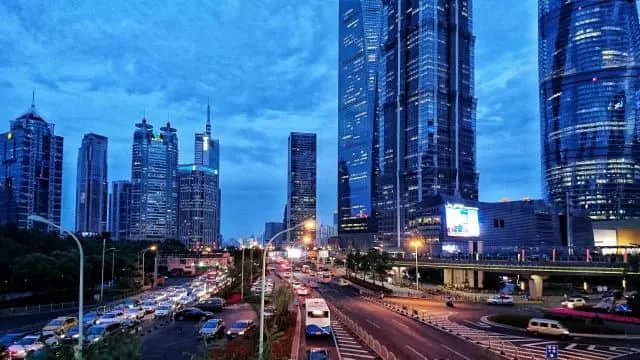 “从春广场到冬广场,我走了三年” | 细数珠江新城槽点 “从春广场到冬广场,我走了三年” | 细数珠江新城槽点