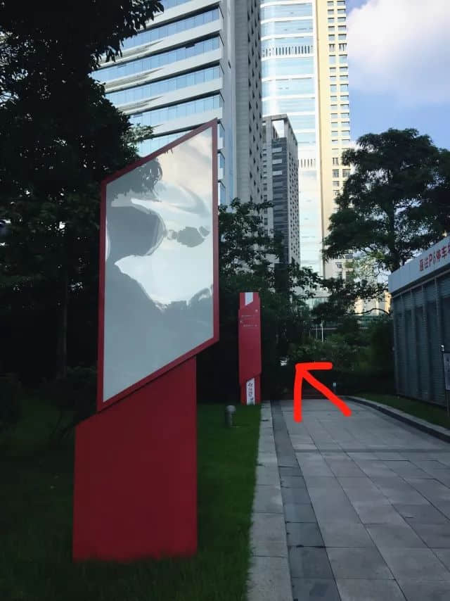 “从春广场到冬广场,我走了三年” | 细数珠江新城槽点 “从春广场到冬广场,我走了三年” | 细数珠江新城槽点