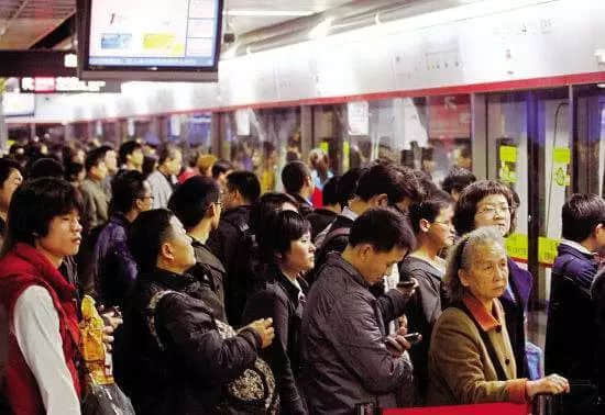 “从春广场到冬广场,我走了三年” | 细数珠江新城槽点 “从春广场到冬广场,我走了三年” | 细数珠江新城槽点