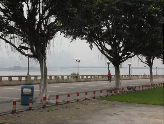 “从春广场到冬广场,我走了三年” | 细数珠江新城槽点 “从春广场到冬广场,我走了三年” | 细数珠江新城槽点