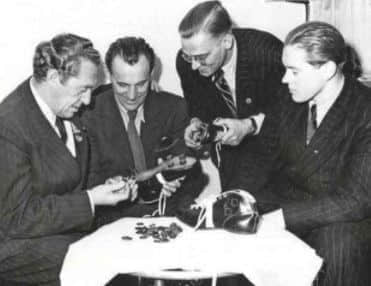 相爱相杀的兄弟品牌故事 相爱相杀的兄弟品牌故事