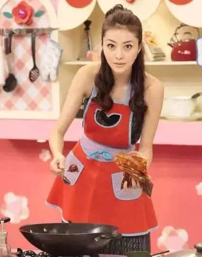 时隔九年,《美女厨房》即将回归!冇咗郑中基,点样食咗先讲? 时隔九年,《美女厨房》即将回归!冇咗郑中基,点样食咗先讲?