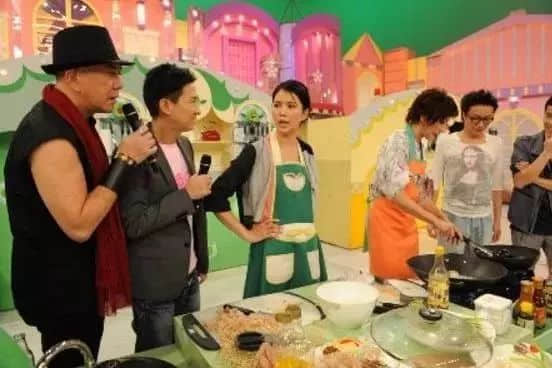 时隔九年,《美女厨房》即将回归!冇咗郑中基,点样食咗先讲? 时隔九年,《美女厨房》即将回归!冇咗郑中基,点样食咗先讲?