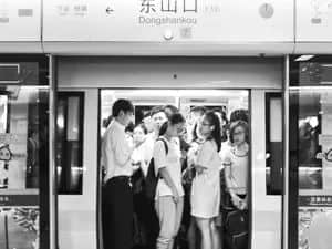 有个身家百亿嘅广州仔过生日,你唔准备同佢讲声生日快乐? 有个身家百亿嘅广州仔过生日,你唔准备同佢讲声生日快乐?