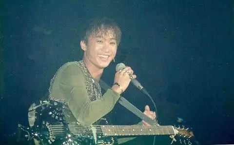 天空海阔仍在,而你永远留在31岁 天空海阔仍在,而你永远留在31岁