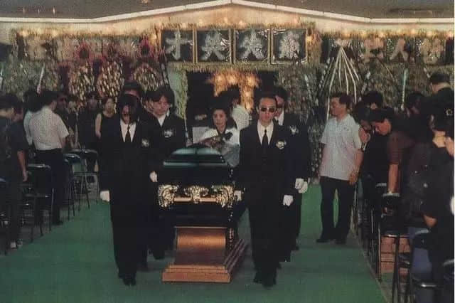 天空海阔仍在,而你永远留在31岁 天空海阔仍在,而你永远留在31岁