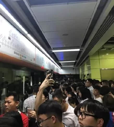 黄子华讲过,我有份工叫阴公,咁广州人返工究竟有几难? 黄子华讲过,我有份工叫阴公,咁广州人返工究竟有几难?