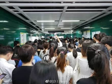 黄子华讲过,我有份工叫阴公,咁广州人返工究竟有几难? 黄子华讲过,我有份工叫阴公,咁广州人返工究竟有几难?