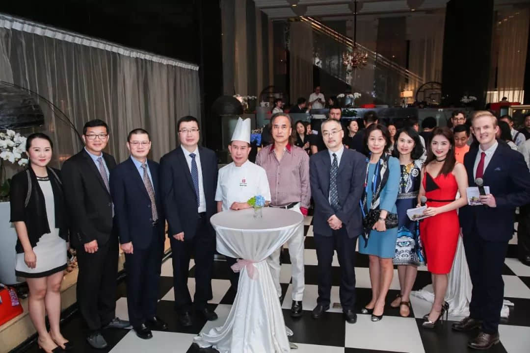 廣東台因為他們首次登陸紐約時代廣場大屏幕! 廣東台因為他們首次登陸紐約時代廣場大屏幕!