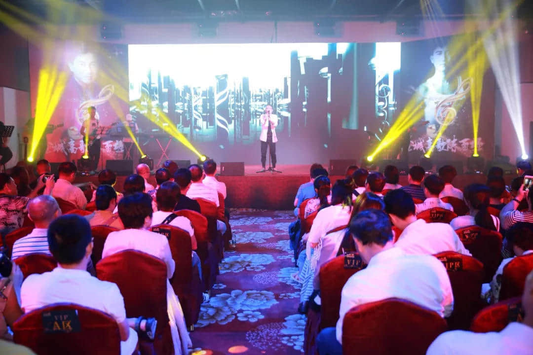 穿越半世纪的歌声——怀念陈百强