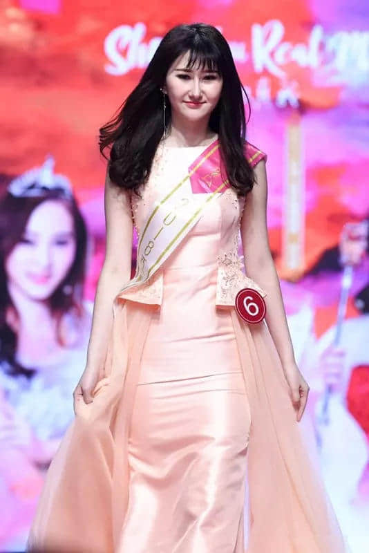 恐怖过香港小姐!“亚洲小姐”海选场面震撼!网友:惊吓过午夜凶铃... 恐怖过香港小姐!“亚洲小姐”海选场面震撼!网友:惊吓过午夜凶铃...