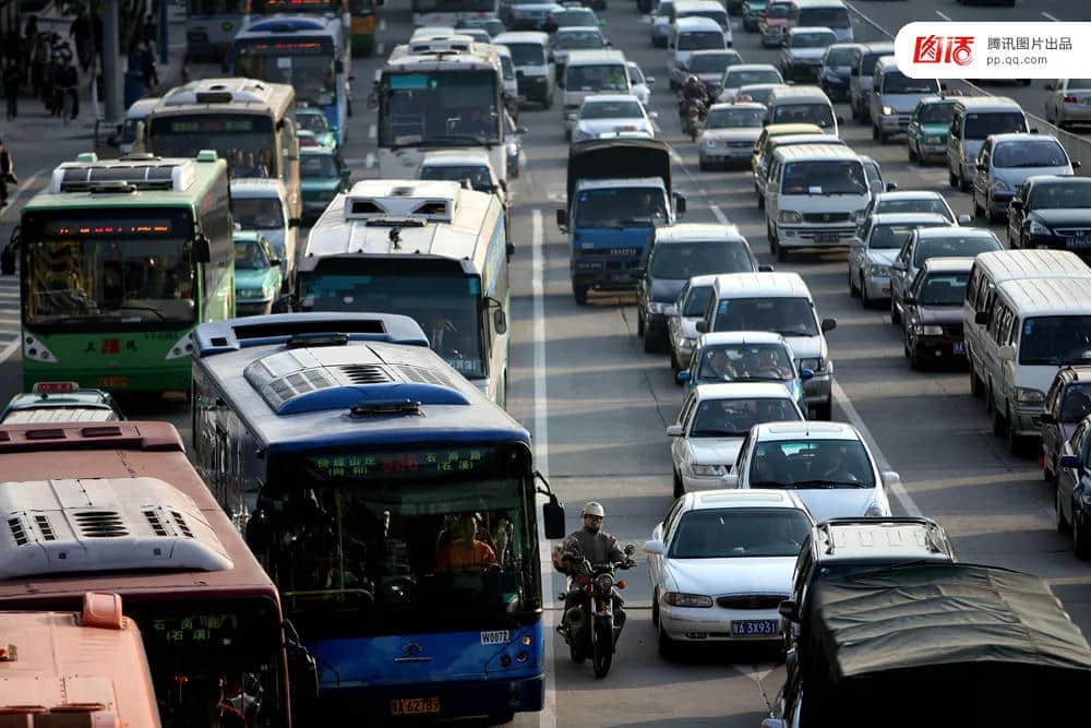 一辆摩托车,折叠了三个时代的广州 一辆摩托车,折叠了三个时代的广州