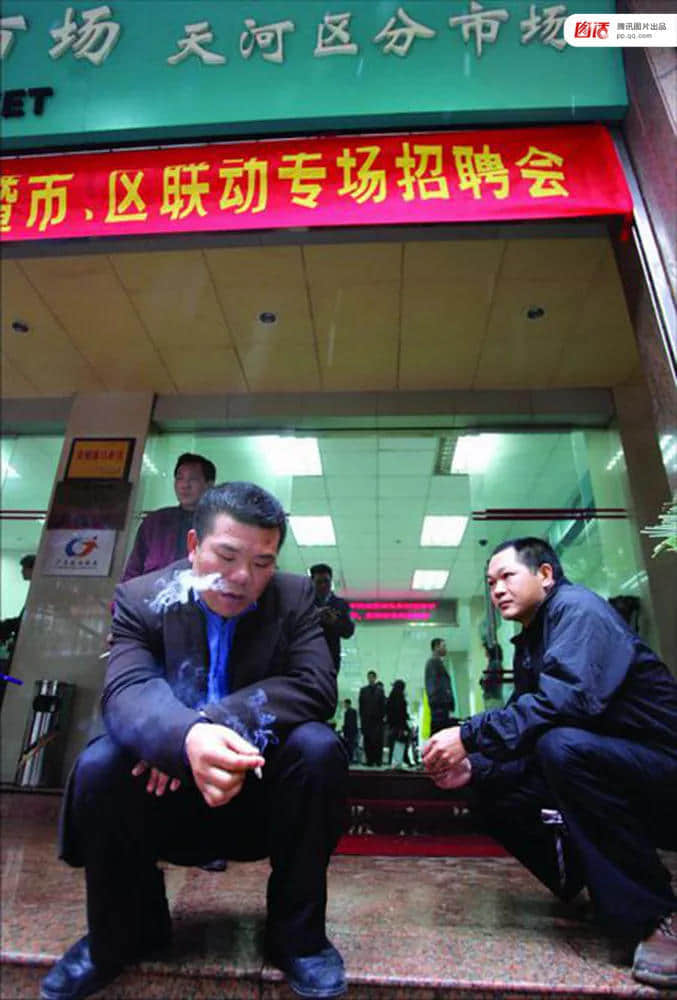 一辆摩托车,折叠了三个时代的广州 一辆摩托车,折叠了三个时代的广州