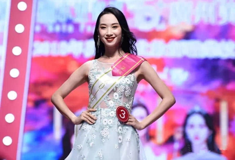 恐怖过香港小姐!“亚洲小姐”海选场面震撼!网友:惊吓过午夜凶铃... 恐怖过香港小姐!“亚洲小姐”海选场面震撼!网友:惊吓过午夜凶铃...