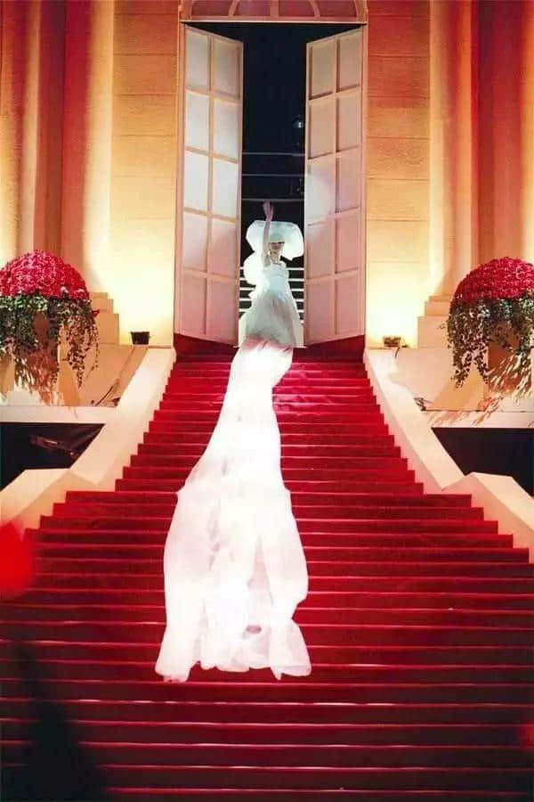 芳华绝代40年,世间再无梅艳芳 芳华绝代40年,世间再无梅艳芳