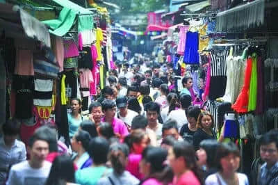 在没有双十一的年代，十三行就是每个广州人的淘宝天堂