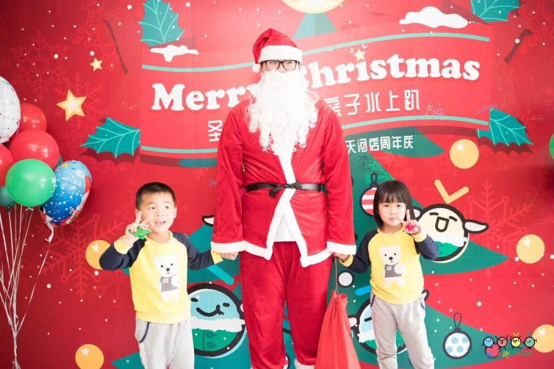 吐泡泡天河店周年庆典“圣诞欢乐颂 亲子水上趴”引爆广州亲子游泳圈 吐泡泡天河店周年庆典“圣诞欢乐颂 亲子水上趴”引爆广州亲子游泳圈