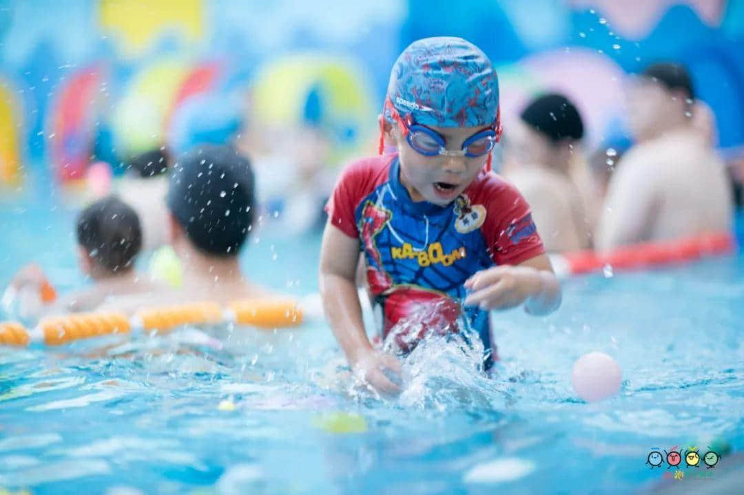 吐泡泡天河店周年庆典“圣诞欢乐颂 亲子水上趴”引爆广州亲子游泳圈 吐泡泡天河店周年庆典“圣诞欢乐颂 亲子水上趴”引爆广州亲子游泳圈