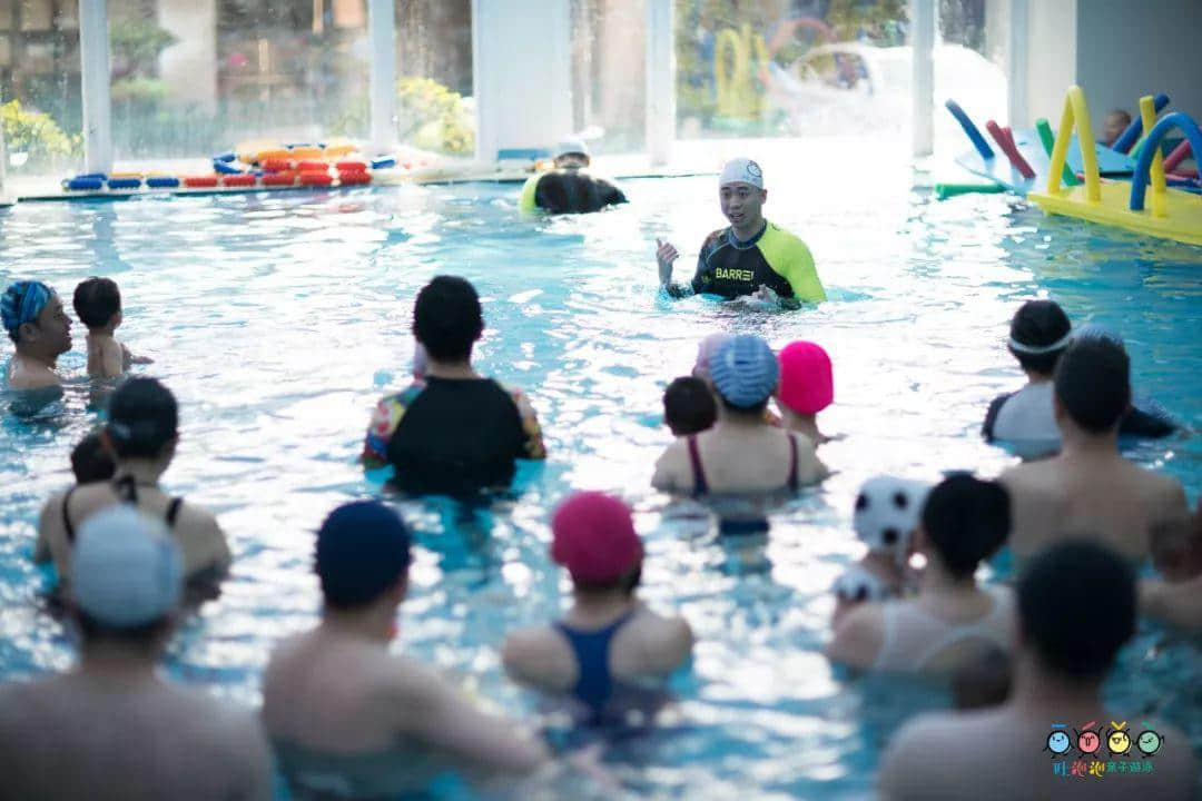 吐泡泡天河店周年庆典“圣诞欢乐颂 亲子水上趴”引爆广州亲子游泳圈 吐泡泡天河店周年庆典“圣诞欢乐颂 亲子水上趴”引爆广州亲子游泳圈