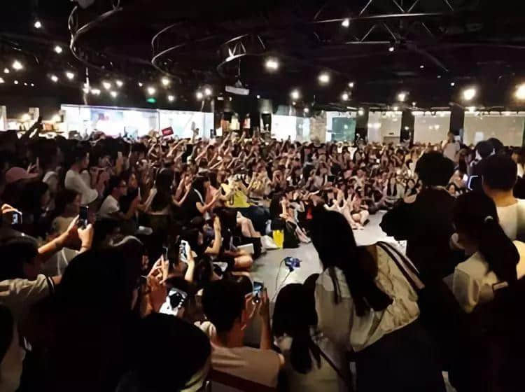 消逝与涅槃——广州实体书店物语 消逝与涅槃——广州实体书店物语