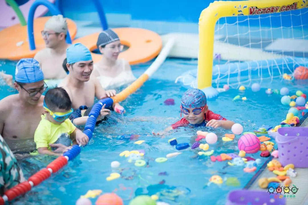吐泡泡天河店周年庆典“圣诞欢乐颂 亲子水上趴”引爆广州亲子游泳圈 吐泡泡天河店周年庆典“圣诞欢乐颂 亲子水上趴”引爆广州亲子游泳圈
