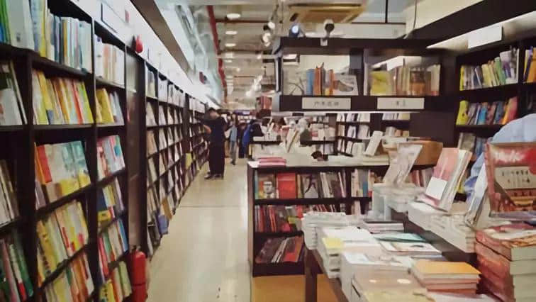 消逝与涅槃——广州实体书店物语 消逝与涅槃——广州实体书店物语