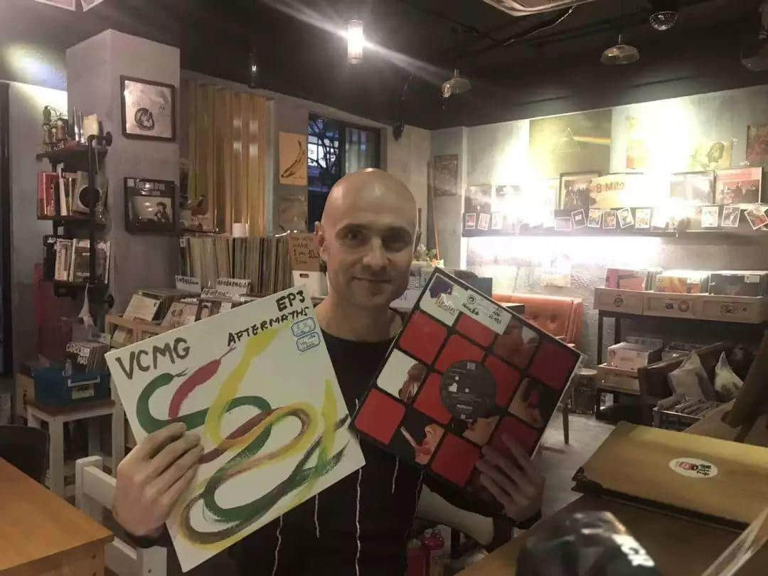 体育西横街小区里,藏着全广州最值得一去的黑胶唱片店 体育西横街小区里,藏着全广州最值得一去的黑胶唱片店