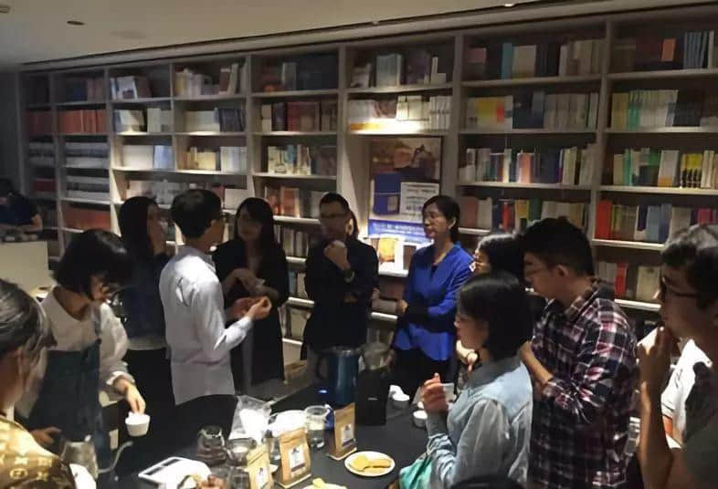 消逝与涅槃——广州实体书店物语 消逝与涅槃——广州实体书店物语