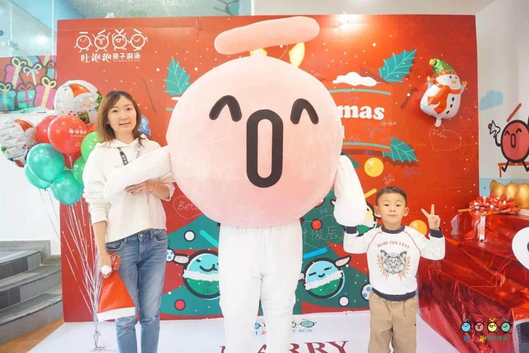 吐泡泡天河店周年庆典“圣诞欢乐颂 亲子水上趴”引爆广州亲子游泳圈 吐泡泡天河店周年庆典“圣诞欢乐颂 亲子水上趴”引爆广州亲子游泳圈