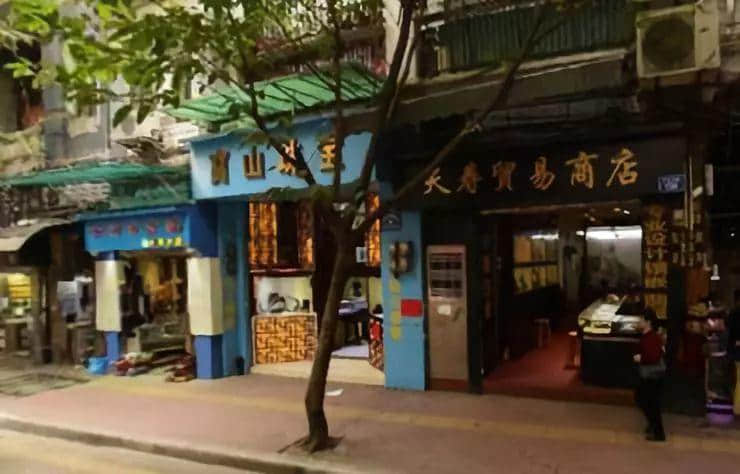 消逝与涅槃——广州实体书店物语 消逝与涅槃——广州实体书店物语