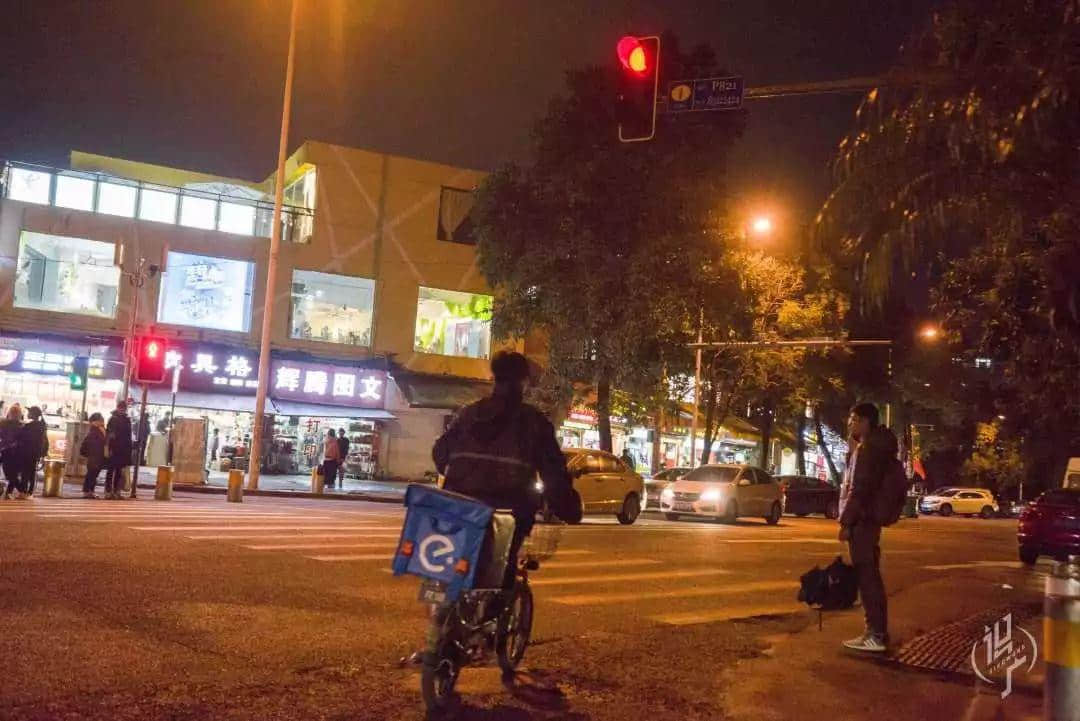 广州街头外卖交通违法乱象,有人管吗? 广州街头外卖交通违法乱象,有人管吗?