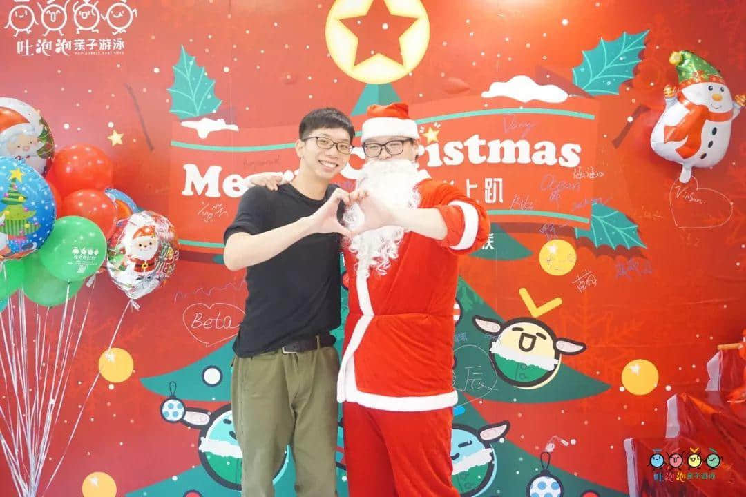 吐泡泡天河店周年庆典“圣诞欢乐颂 亲子水上趴”引爆广州亲子游泳圈 吐泡泡天河店周年庆典“圣诞欢乐颂 亲子水上趴”引爆广州亲子游泳圈