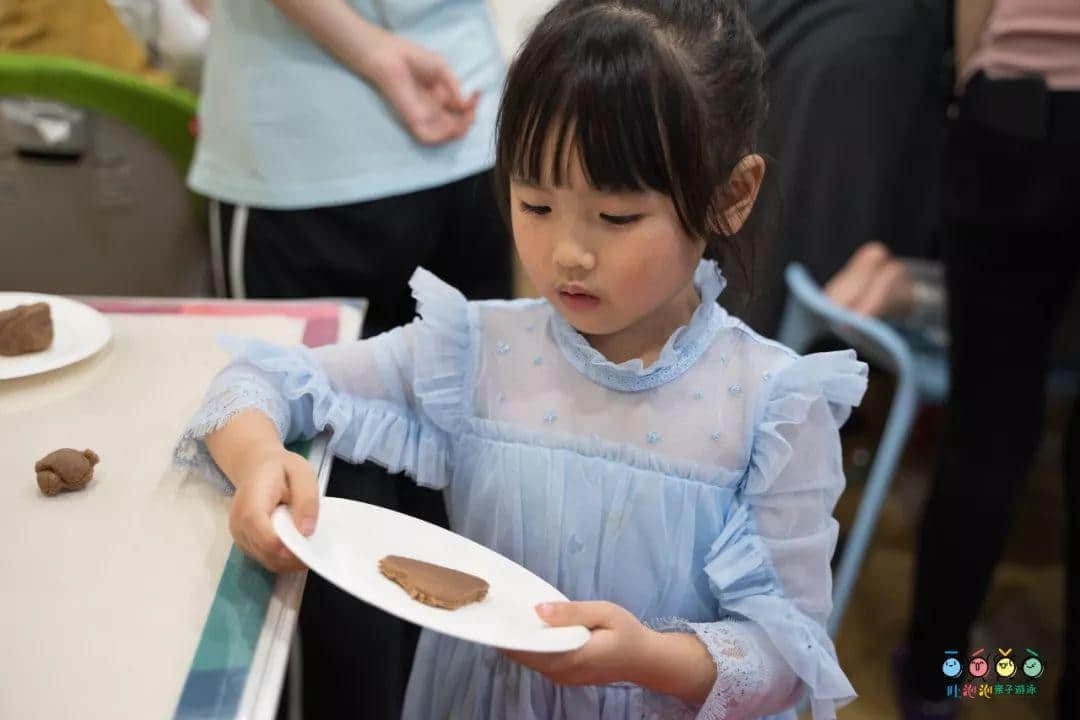 吐泡泡天河店周年庆典“圣诞欢乐颂 亲子水上趴”引爆广州亲子游泳圈 吐泡泡天河店周年庆典“圣诞欢乐颂 亲子水上趴”引爆广州亲子游泳圈