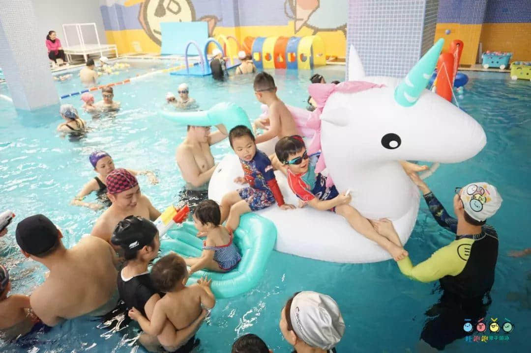 吐泡泡天河店周年庆典“圣诞欢乐颂 亲子水上趴”引爆广州亲子游泳圈 吐泡泡天河店周年庆典“圣诞欢乐颂 亲子水上趴”引爆广州亲子游泳圈