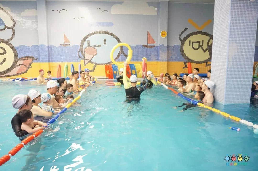 吐泡泡天河店周年庆典“圣诞欢乐颂 亲子水上趴”引爆广州亲子游泳圈 吐泡泡天河店周年庆典“圣诞欢乐颂 亲子水上趴”引爆广州亲子游泳圈