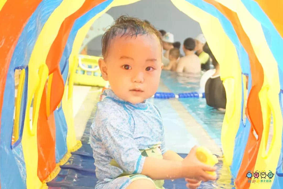 吐泡泡天河店周年庆典“圣诞欢乐颂 亲子水上趴”引爆广州亲子游泳圈 吐泡泡天河店周年庆典“圣诞欢乐颂 亲子水上趴”引爆广州亲子游泳圈