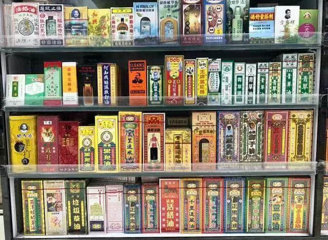 在广东,比凉茶更万能的是药油! 在广东,比凉茶更万能的是药油!