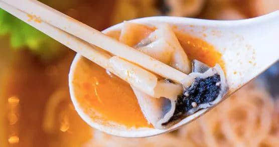 在广州,不是每一碗云吞面都配叫细蓉 在广州,不是每一碗云吞面都配叫细蓉