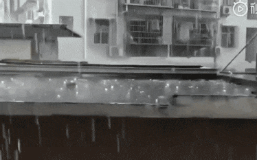 22℃+回南天+下冰雹,广州的天气总有他自己的想法! 22℃+回南天+下冰雹,广州的天气总有他自己的想法!