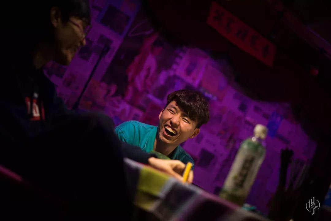 月薪五六百,蜗居棠下村 月薪五六百,蜗居棠下村