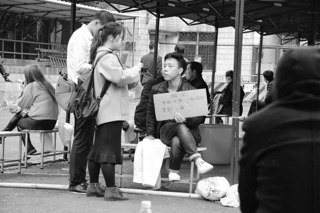 广州制衣厂月薪上万招不到人？我们去鹭江、康乐村看了看