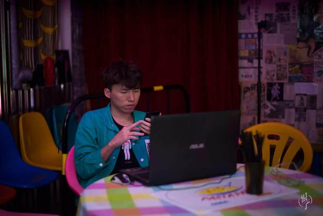 月薪五六百,蜗居棠下村 月薪五六百,蜗居棠下村