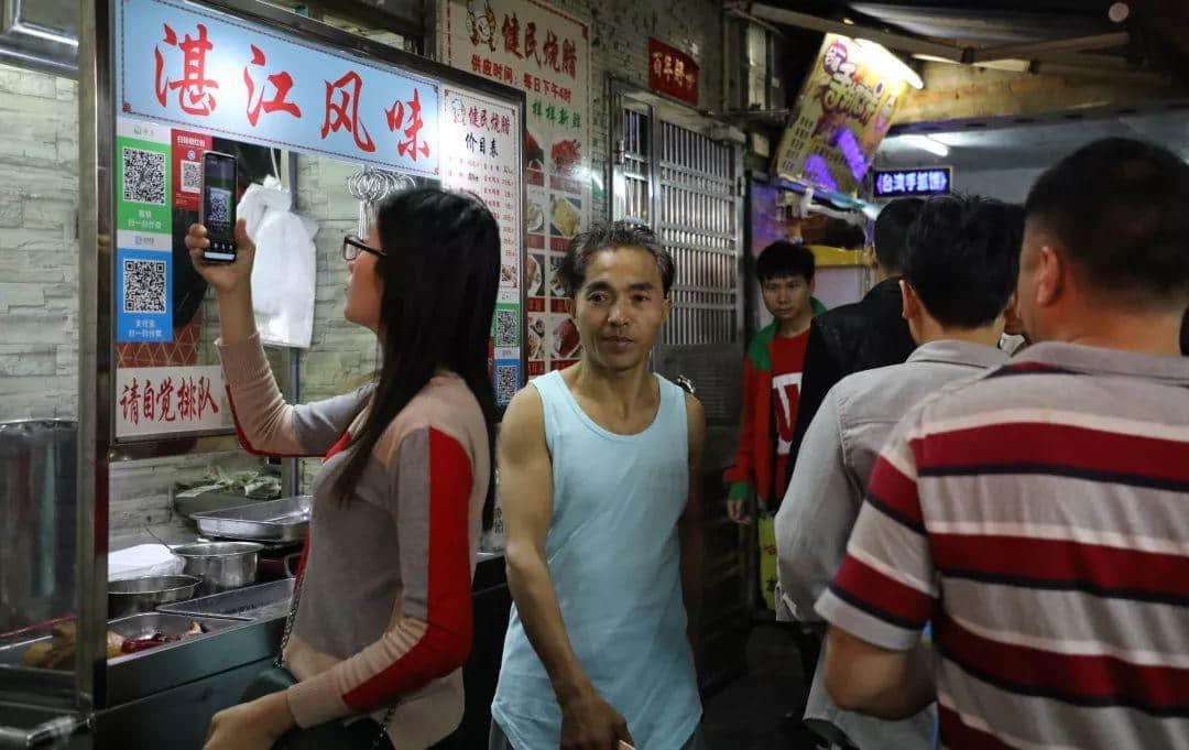 在本该跳广场舞的年纪里,他却选择了跑酷 在本该跳广场舞的年纪里,他却选择了跑酷