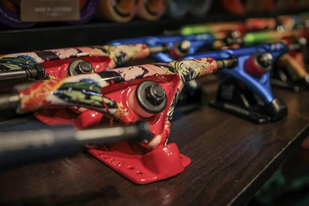 这是你在广州能找到的唯一一间长板实体店 这是你在广州能找到的唯一一间长板实体店