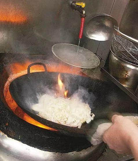 干炒牛河VS湿炒牛河,哪一款最能留住广东人的心? 干炒牛河VS湿炒牛河,哪一款最能留住广东人的心?