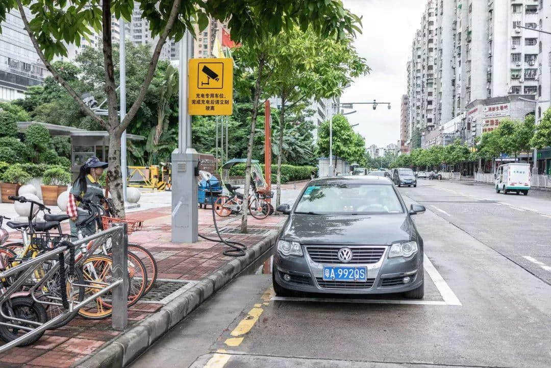 广州街头高科技,比网红街拍更迷惑 广州街头高科技,比网红街拍更迷惑