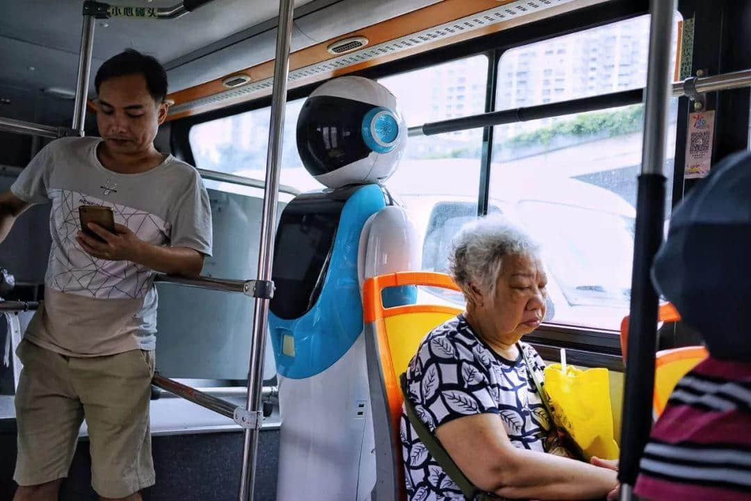 广州街头高科技,比网红街拍更迷惑 广州街头高科技,比网红街拍更迷惑