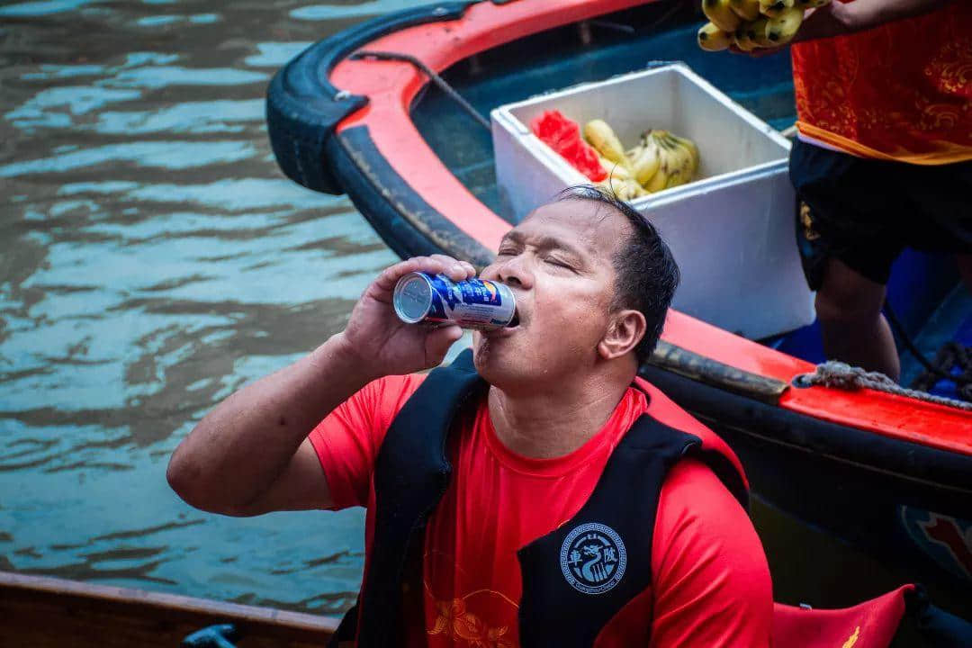 广州年轻人宁愿吃鸡不看龙舟 | 广府龙舟文化会式微吗? 广州年轻人宁愿吃鸡不看龙舟 | 广府龙舟文化会式微吗?