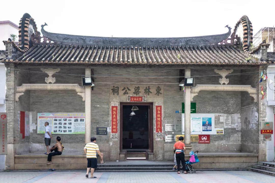 你在天河的市中心纸醉金迷,我在北亭的宵夜摊烂醉如泥 你在天河的市中心纸醉金迷,我在北亭的宵夜摊烂醉如泥